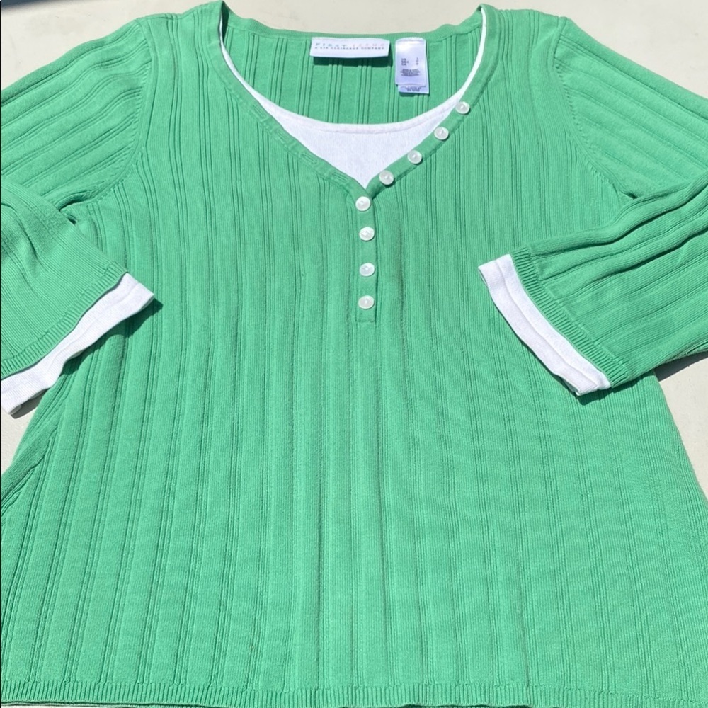 Kelly Green Ribbed Large Knit 3/4 Sleeve Top with Button Detail Fall Spring